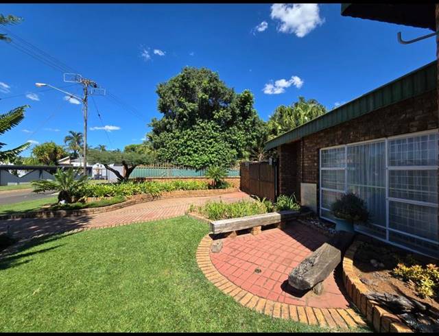 7 BEDROOM HOUSE FOR SALE IN DORANDIA